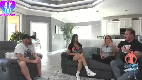 Snapshot of teacherspetsxxx chatting on March 1, 2026, 7:49 pm THE TEACHERS PETS online show from March 1, 2026, 7:49 pm