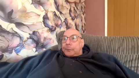Snapshot of tebb61 chatting on February 22, 2026, 2:04 pm Mark online show from February 22, 2026, 2:04 pm