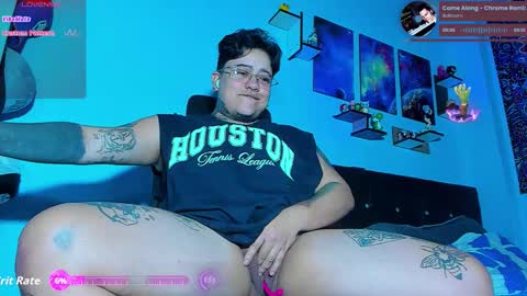 Charlee He online show from November 21, 2025, 9:46 pm