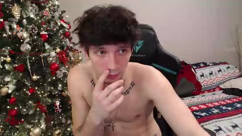 Snapshot of teddy_mode chatting on December 20, 2025, 9:33 pm Teddy online show from December 20, 2025, 9:33 pm