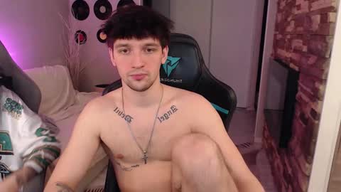 Snapshot of teddy_mode chatting on March 6, 2026, 12:18 am Teddy online show from March 6, 2026, 12:18 am