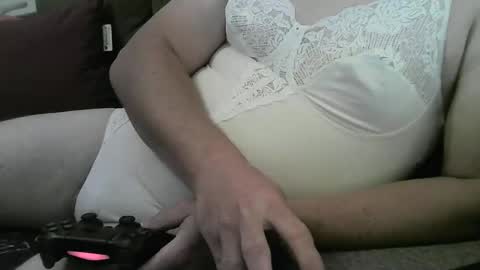 Snapshot of tedstriker333 chatting on September 16, 2025, 12:00 am Chris online show from September 16, 2025, 12:00 am