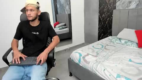 Snapshot of tedyx99 chatting on March 6, 2026, 8:38 pm Tedy online show from March 6, 2026, 8:38 pm