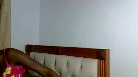 Snapshot of tee_01 chatting on February 14, 2026, 1:19 pm Nicole online show from February 14, 2026, 1:19 pm