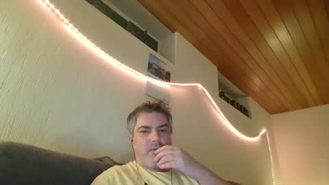 Snapshot of teeforyou chatting on February 2, 2025, 1:34 am Peter online show from February 2, 2025, 1:34 am