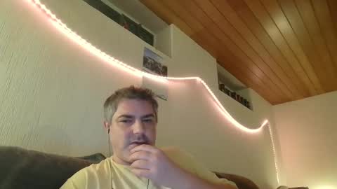 Snapshot of teeforyou chatting on February 2, 2025, 4:37 am Peter online show from February 2, 2025, 4:37 am