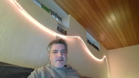 Snapshot of teeforyou chatting on February 8, 2025, 7:26 am Peter online show from February 8, 2025, 7:26 am