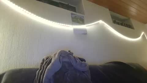 Peter online show from December 2, 2025, 6:25 pm