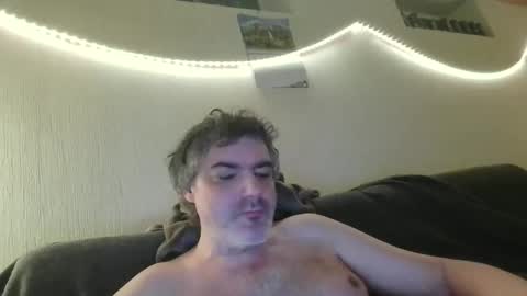 Snapshot of teeforyou chatting on January 18, 2026, 6:55 pm Peter online show from January 18, 2026, 6:55 pm