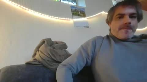 Snapshot of teeforyou chatting on February 4, 2026, 1:06 pm Peter online show from February 4, 2026, 1:06 pm