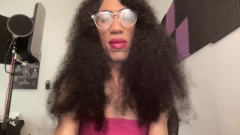 Snapshot of tehanibentley chatting on November 14, 2025, 10:51 pm Tehani Bentley online show from November 14, 2025, 10:51 pm