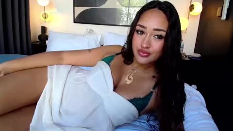 Telea Evans online show from October 5, 2025, 1:26 am