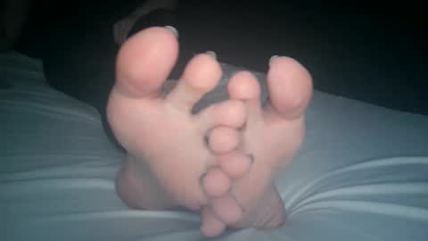 Snapshot of telegram1030 chatting on November 6, 2025, 4:24 am Viv West online show from November 6, 2025, 4:24 am