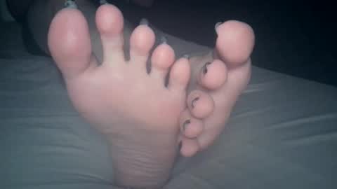 Snapshot of telegram1030 chatting on December 17, 2025, 4:29 am Viv West online show from December 17, 2025, 4:29 am