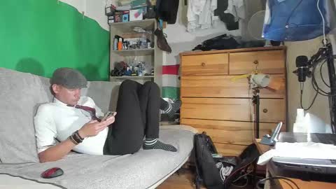 Snapshot of telepaticman chatting on October 8, 2025, 6:38 pm Virg Lszl online show from October 8, 2025, 6:38 pm