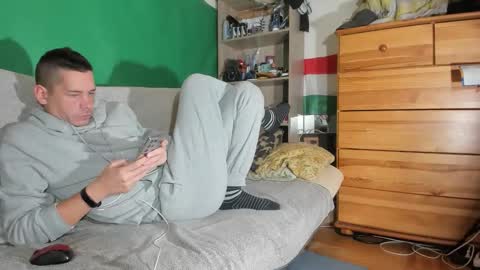 Snapshot of telepaticman chatting on October 28, 2025, 2:37 am Virg Lszl online show from October 28, 2025, 2:37 am