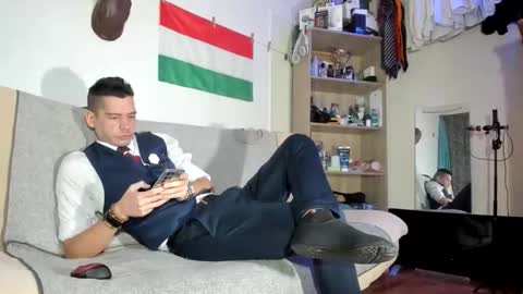 Snapshot of telepaticman chatting on December 15, 2025, 4:39 am Virg Lszl online show from December 15, 2025, 4:39 am