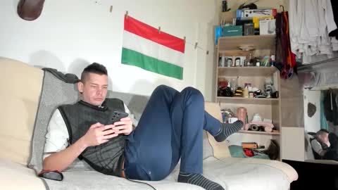 Snapshot of telepaticman chatting on January 18, 2026, 4:44 pm Virg Lszl online show from January 18, 2026, 4:44 pm