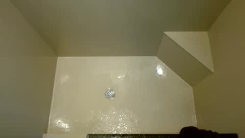 Snapshot of tellmeursecret chatting on April 24, 2026, 5:04 pm tellmeursecret online show from April 24, 2026, 5:04 pm