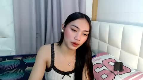 Snapshot of temptmebabyx chatting on June 17, 2026, 1:45 pm YOGIRL MAXINE online show from June 17, 2026, 1:45 pm