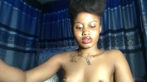 Snapshot of temptqueen chatting on June 2, 2026, 2:35 am VELVET online show from June 2, 2026, 2:35 am