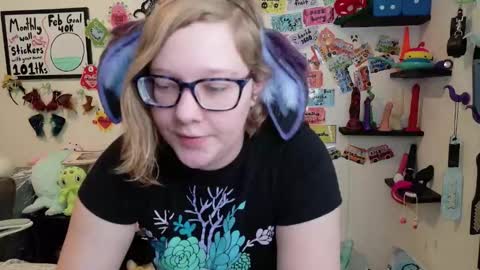 Pixie and Tentacle Overlord online show from February 6, 2026, 11:19 pm