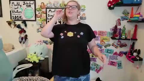 Snapshot of ten_tickle_pixie chatting on July 17, 2026, 10:14 pm Pixie and Tentacle Overlord online show from July 17, 2026, 10:14 pm