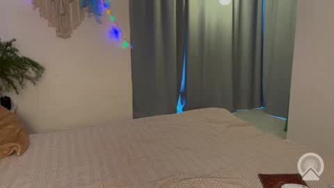 Snapshot of tendersea chatting on January 19, 2026, 1:15 pm inst r0seamber0 online show from January 19, 2026, 1:15 pm