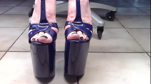 teninchheels online show from January 19, 2025, 12:50 pm