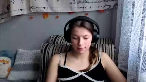 Anny Simpson online show from November 20, 2025, 6:02 am