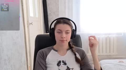 Anny Simpson online show from December 18, 2025, 5:57 am