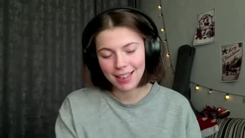 Snapshot of terranaufzinger chatting on January 12, 2026, 6:07 am Anny Simpson online show from January 12, 2026, 6:07 am