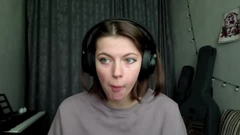 Snapshot of terranaufzinger chatting on February 5, 2026, 6:18 am Anny Simpson online show from February 5, 2026, 6:18 am