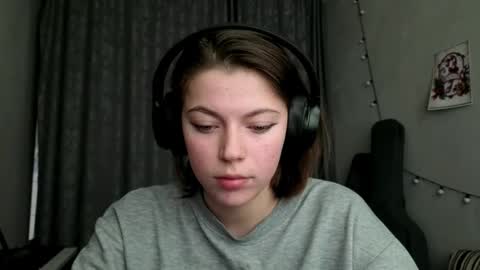 Snapshot of terranaufzinger chatting on February 9, 2026, 6:06 am Anny Simpson online show from February 9, 2026, 6:06 am