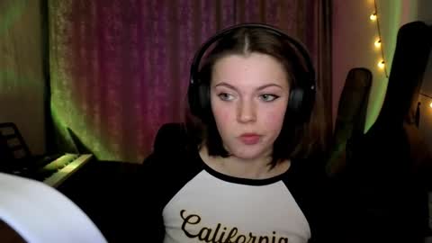 Snapshot of terranaufzinger chatting on February 24, 2026, 8:07 pm Anny Simpson online show from February 24, 2026, 8:07 pm