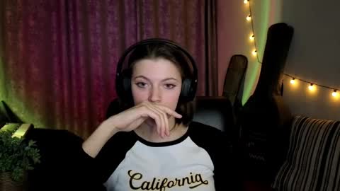 Snapshot of terranaufzinger chatting on February 25, 2026, 8:40 pm Anny Simpson online show from February 25, 2026, 8:40 pm