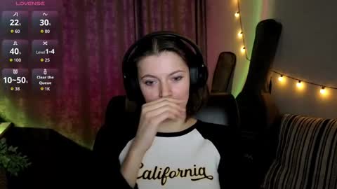 Snapshot of terranaufzinger chatting on February 26, 2026, 8:19 pm Anny Simpson online show from February 26, 2026, 8:19 pm