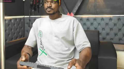 terranze_z online show from November 23, 2025, 7:57 pm