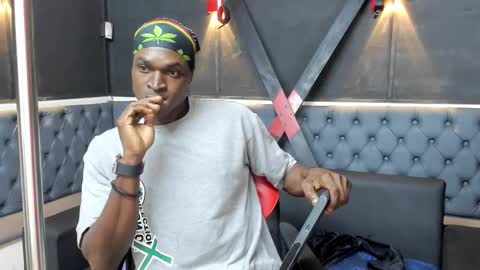 terranze_z online show from December 4, 2025, 7:11 pm