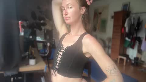 Snapshot of terraworship chatting on September 25, 2025, 4:00 pm Terra Worship Findomme online show from September 25, 2025, 4:00 pm