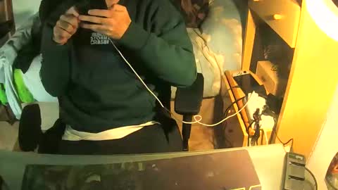 Snapshot of terwosdex chatting on December 18, 2025, 4:35 pm terwosdex online show from December 18, 2025, 4:35 pm