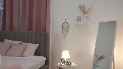 Snapshot of tessa_quin chatting on December 21, 2025, 2:13 pm Tessa online show from December 21, 2025, 2:13 pm