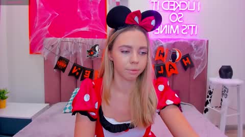 Tessa 3 online show from October 27, 2025, 1:20 am