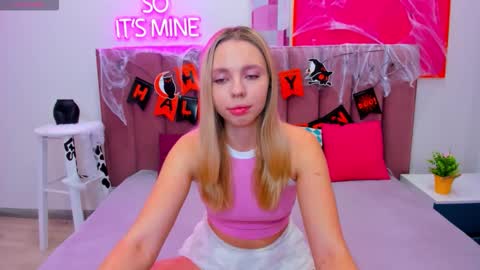 Tessa 3 online show from October 30, 2025, 1:29 am