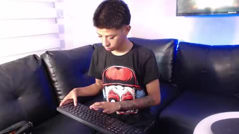 tessachains online show from January 13, 2026, 4:12 pm