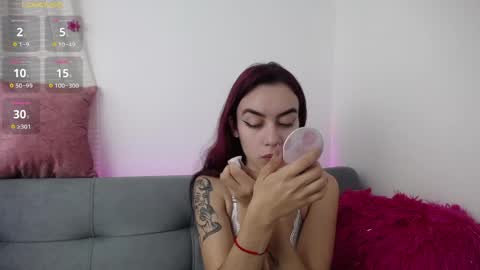 Tessa foxie      online show from May 22, 2026, 11:16 am