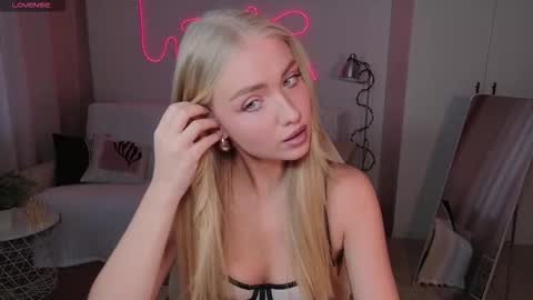 Snapshot of tessahamilton chatting on March 7, 2026, 9:50 am TessaHamilton online show from March 7, 2026, 9:50 am