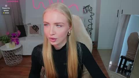 Snapshot of tessahamilton chatting on May 3, 2026, 8:53 am TessaHamilton online show from May 3, 2026, 8:53 am