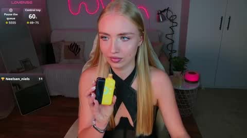 Snapshot of tessahamilton chatting on May 28, 2026, 2:58 pm TessaHamilton online show from May 28, 2026, 2:58 pm