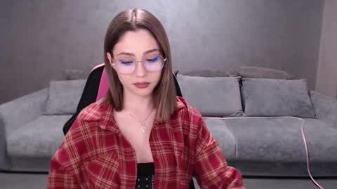 Tessa online show from December 4, 2025, 10:13 am